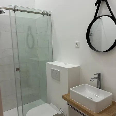 Chiado Large Bedroom