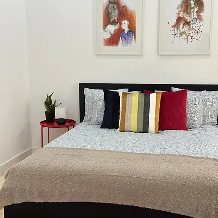 بيت ضيافة Chiado Large Bedroom